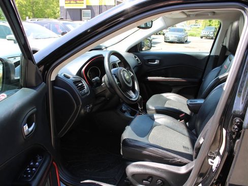 Used 2017 Jeep Compass Trailhawk w/ Navigation Group AWD/4WD image 24