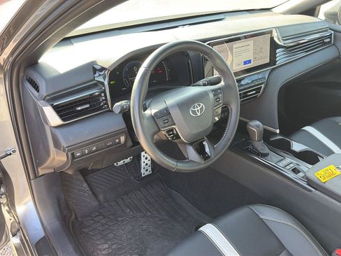 Used 2025 Toyota Camry SE AWD/4WD image 18