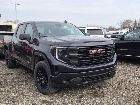 Used 2024 GMC Sierra 1500 Elevation image 2