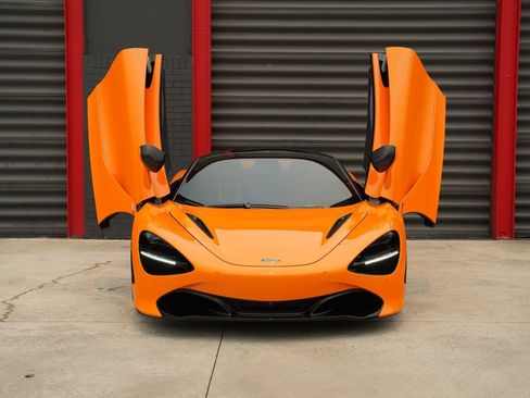 Used 2022 McLaren 720S Performance RWD image 2