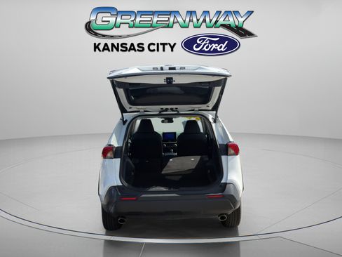 Used 2024 Toyota RAV4 XLE FWD image 9
