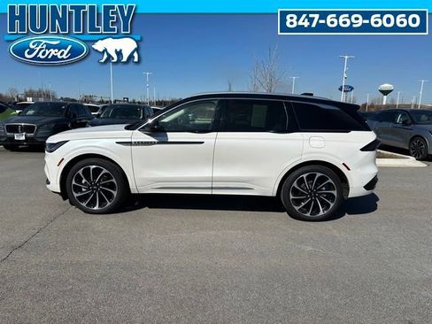 Used 2024 Lincoln Nautilus Black Label image 7