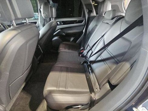 Used 2019 Porsche Cayenne image 12