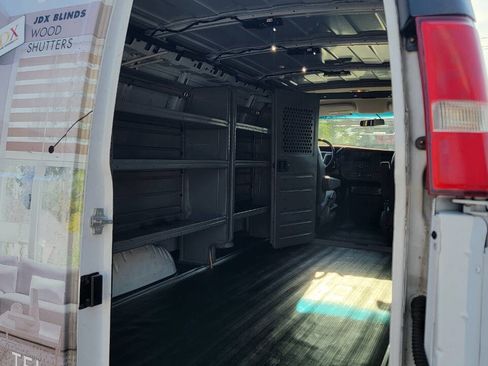 Used 2018 Chevrolet Express 2500 w/ Driver Convenience Package image 26