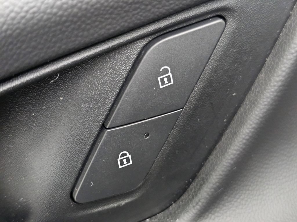 Used 2025 Chevrolet Equinox LT AWD/4WD image 24