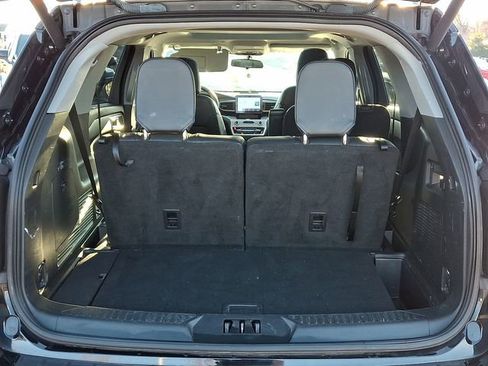 Used 2022 Ford Explorer XLT w/ Equipment Group 202A image 30