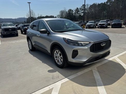 Used 2024 Ford Escape Active w/ Cold Weather Package image 3