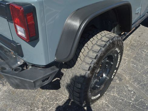 Used 2014 Jeep Wrangler Unlimited Rubicon w/ Dual Top Group AWD/4WD image 10