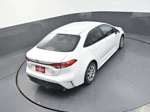 Used 2024 Toyota Corolla LE FWD image 28