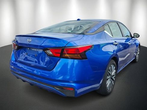 Used 2025 Nissan Altima 2.5 SV image 4