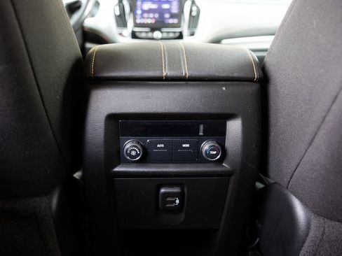 Used 2020 Chevrolet Traverse LT FWD image 29