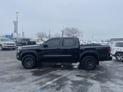 Used 2025 Nissan Frontier PRO-4X image 10