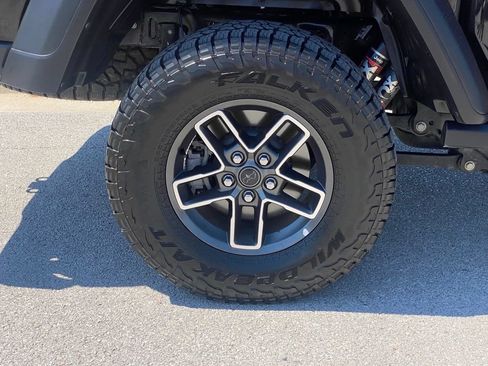 Used 2026 Jeep Gladiator Mojave AWD/4WD image 9