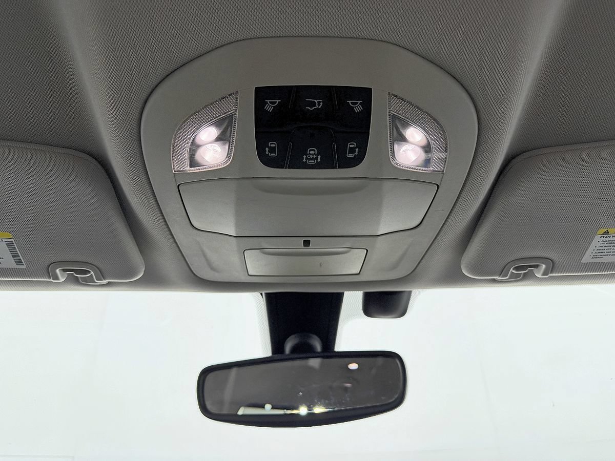 Used 2018 Chrysler Pacifica Touring-L w/ Tire & Wheel Group FWD image 51