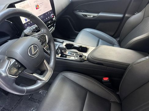 Certified 2024 Lexus NX 350 AWD w/ Vision Package image 4
