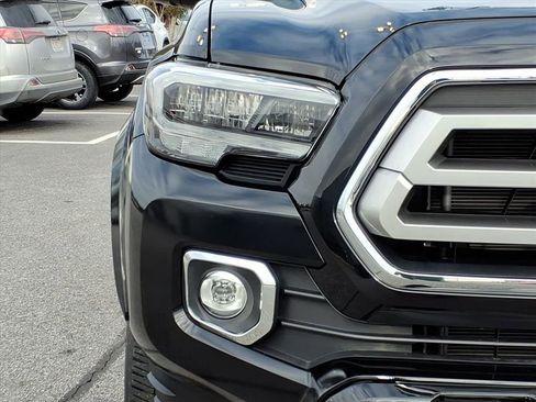 Used 2021 Toyota Tacoma Limited image 6