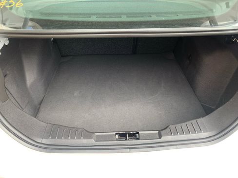 Used 2018 Ford Focus SE FWD image 18