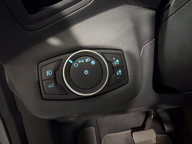Used 2018 Ford Escape SE FWD image 15