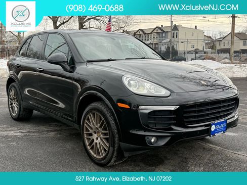Used 2017 Porsche Cayenne Platinum Edition image 5