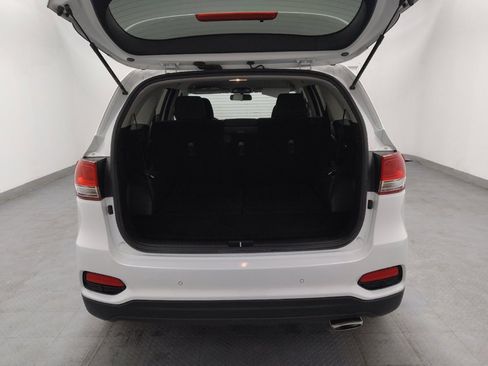 Used 2019 Kia Sorento S image 29