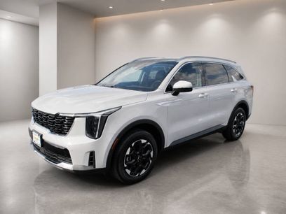 Used 2024 Kia Sorento S w/ Panoramic Sunroof Package