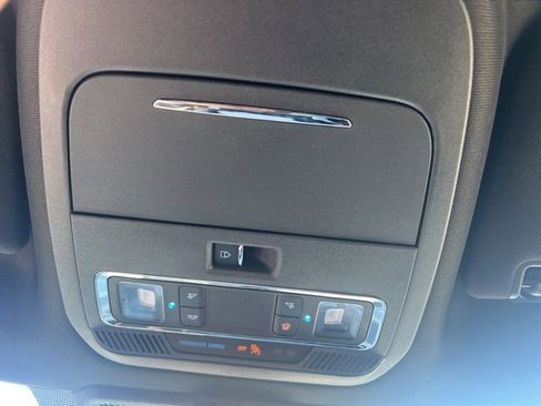 Used 2021 Ford F150 Platinum w/ FX4 Off-Road Package image 31