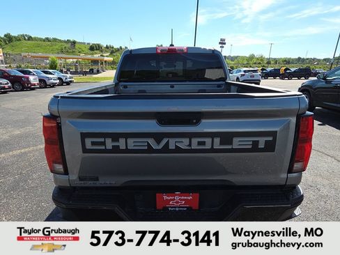 Used 2023 Chevrolet Colorado Z71 w/ Z71 Convenience Package 2 AWD/4WD image 7