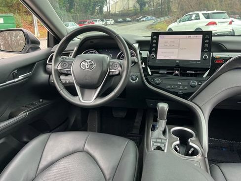 Used 2024 Toyota Camry XLE image 18