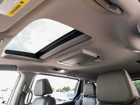Used 2020 Honda Odyssey Elite image 4
