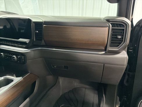 Certified 2024 Chevrolet Silverado 1500 High Country w/ Technology Package AWD/4WD image 24