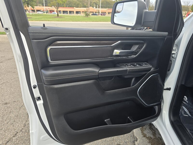 Used 2026 RAM 1500 Laramie AWD/4WD image 6