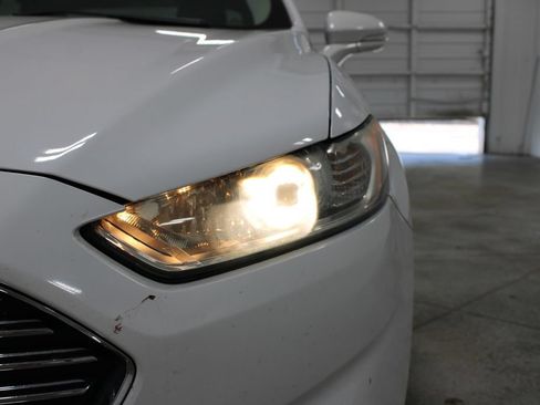 Used 2015 Ford Fusion SE FWD image 13