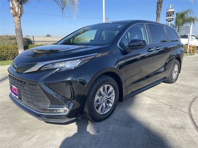 Used 2022 Toyota Sienna XLE