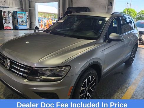 Used 2021 Volkswagen Tiguan SE FWD image 1