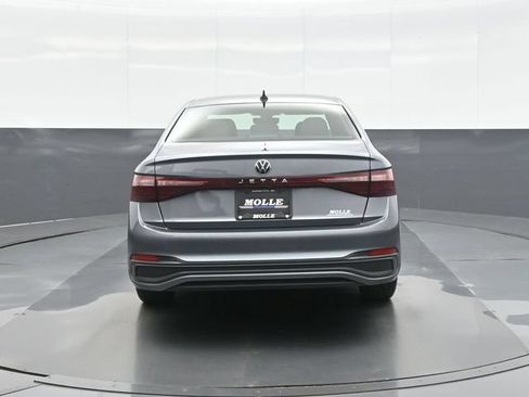 Used 2025 Volkswagen Jetta Sport FWD image 6