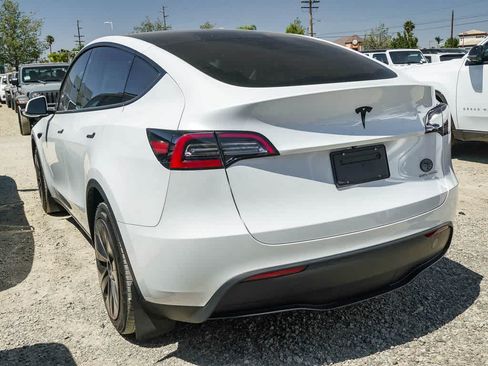Used 2023 Tesla Model Y Long Range AWD/4WD image 15