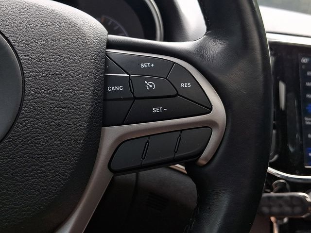 Used 2021 Jeep Grand Cherokee Limited AWD/4WD image 24