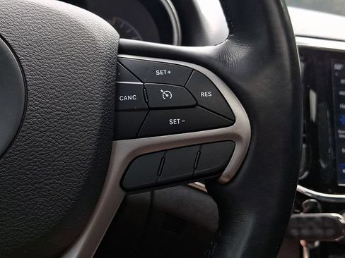 Used 2021 Jeep Grand Cherokee Limited AWD/4WD image 24