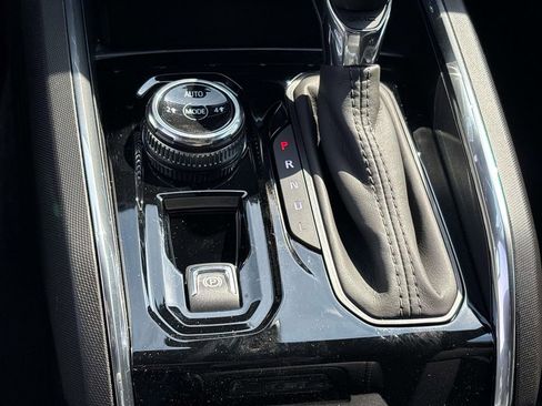 New 2026 GMC Canyon Elevation w/ Convenience Package image 12