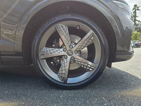 Used 2025 Genesis GV70 3.5T Sport w/ Sport Advanced Package image 9