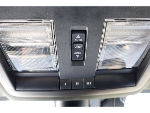 Used 2019 Dodge Challenger SXT w/ Driver Convenience Group RWD image 34