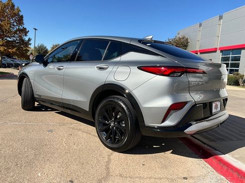 Used 2025 Buick Envista Sport Touring image 8