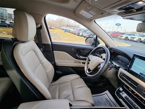 Used 2025 Lincoln Corsair Reserve w/ Equipment Group 202A image 13