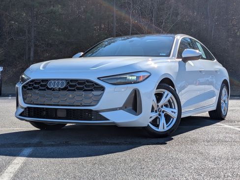 Used 2025 Audi A5 2.0T Premium w/ Convenience Package image 4