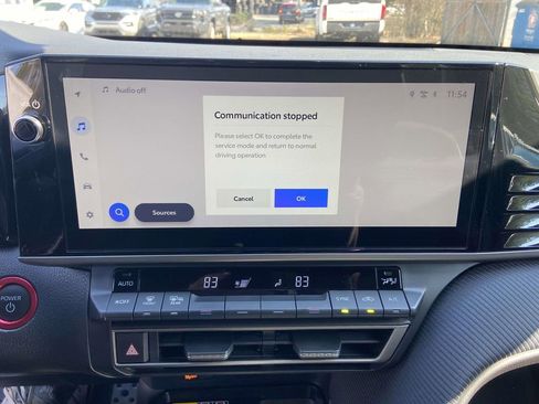 Used 2025 Toyota Camry SE w/ Multimedia Upgrade Package image 24