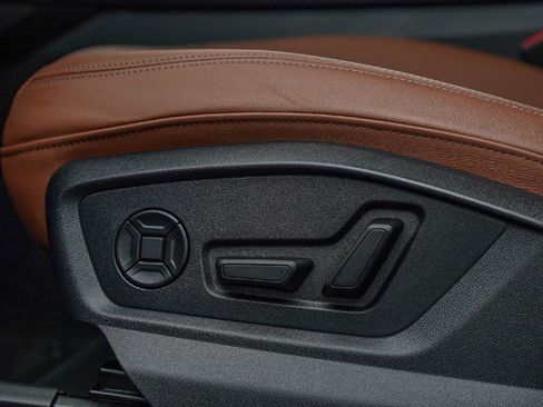 Used 2024 Audi Q8 Premium Plus w/ Premium Plus Package image 23