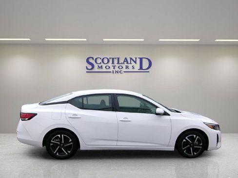 Used 2025 Nissan Sentra SV FWD image 5