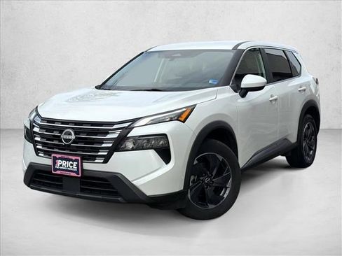 Used 2024 Nissan Rogue SV image 1