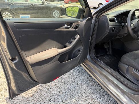 Used 2012 Volkswagen Jetta S FWD image 11