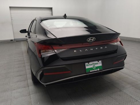 Used 2025 Hyundai Elantra SE FWD image 6